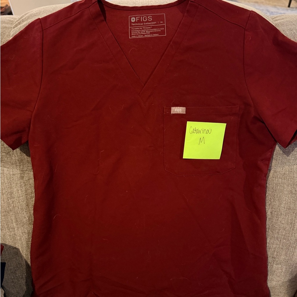 FIGS W Catarina V-Neck Scrub Top - Burgundy